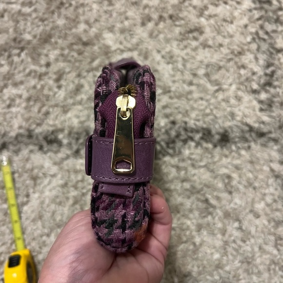 Vintage Banana Republic clutch with magnetic closure - Picture 8 of 8